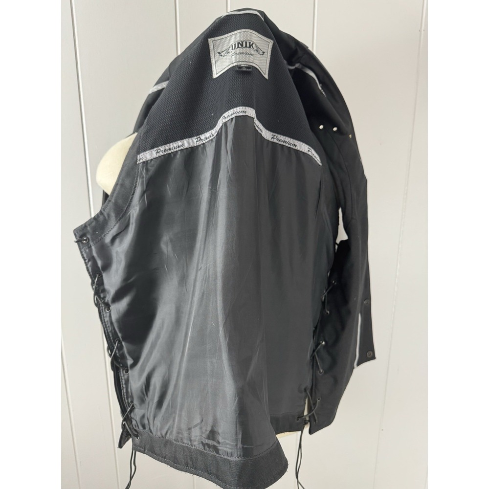 Unik Premium Leather Vest Men's Size XL Black Classic Biker Motorcycle With Pins - Picture 11 of 12